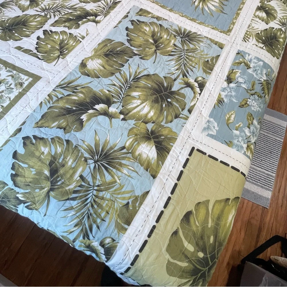 Mainstays Tropical Patchwork Quilt - Green & Light Blue Size Queen